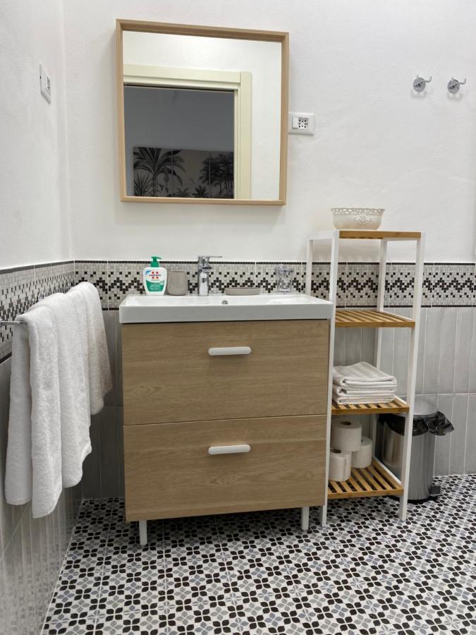 8+8 Appartamento Con Garage Ливорно Экстерьер фото